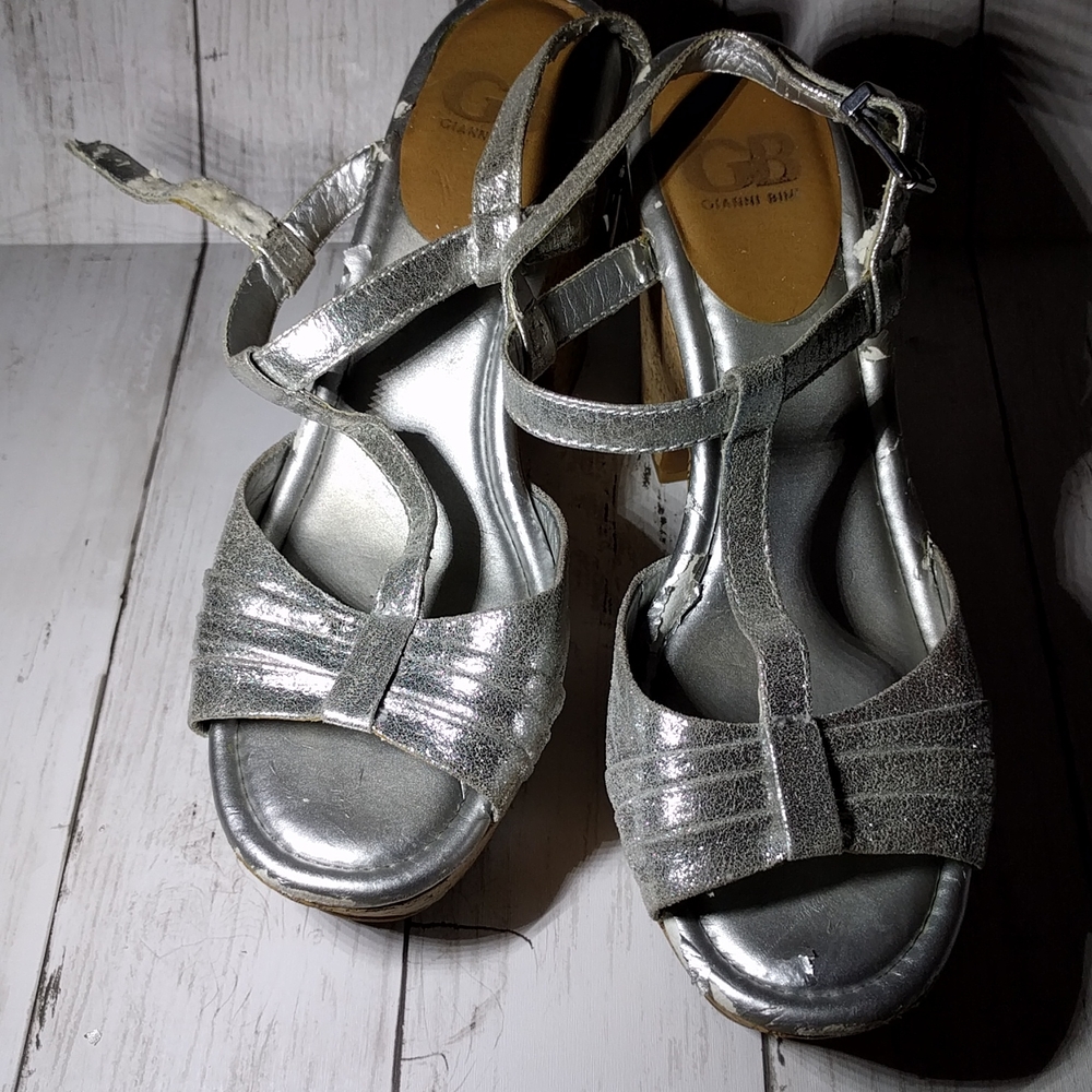 FINAL -- Donating soon!!! Peeling Silver Gianni Bini Cork Wedge Sandals - Picture 10 of 12